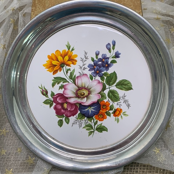 2 Beautiful Ceramic 8” Silver Rimmed Chargers - Picture 7 of 8